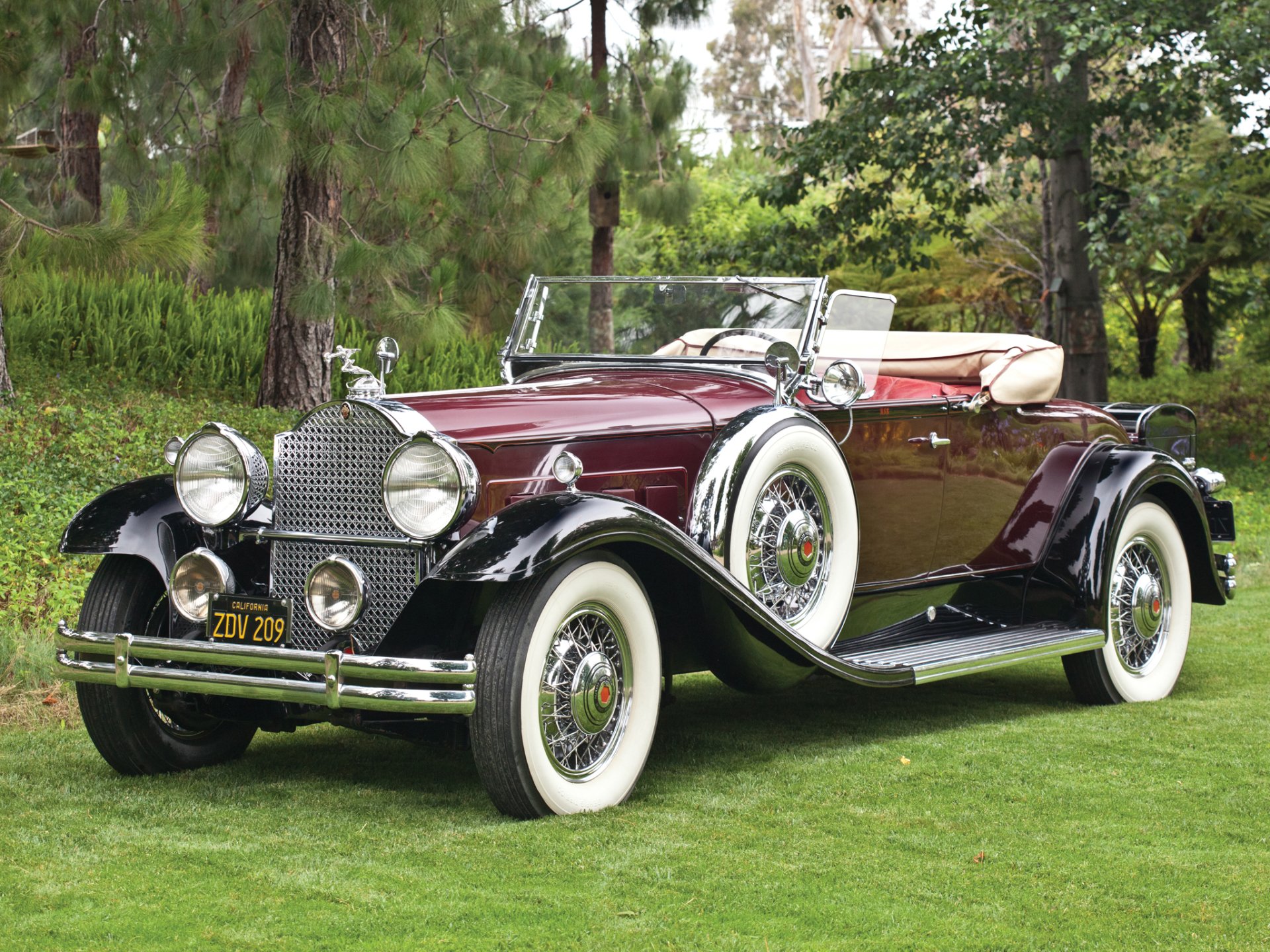 Packhard automobile